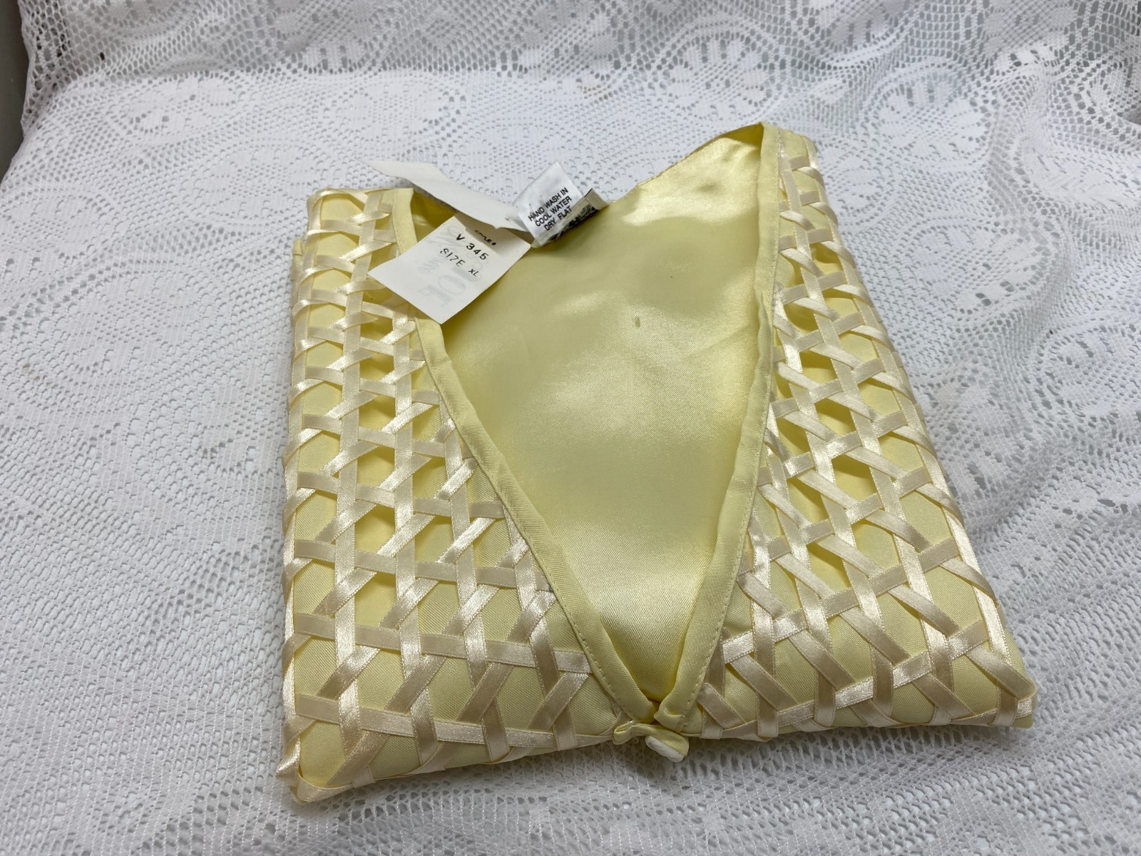 Vintage VEST -Winnie & JOE Woven RIBBON DECORATIVE Button up SIZE XL 70s80s90s