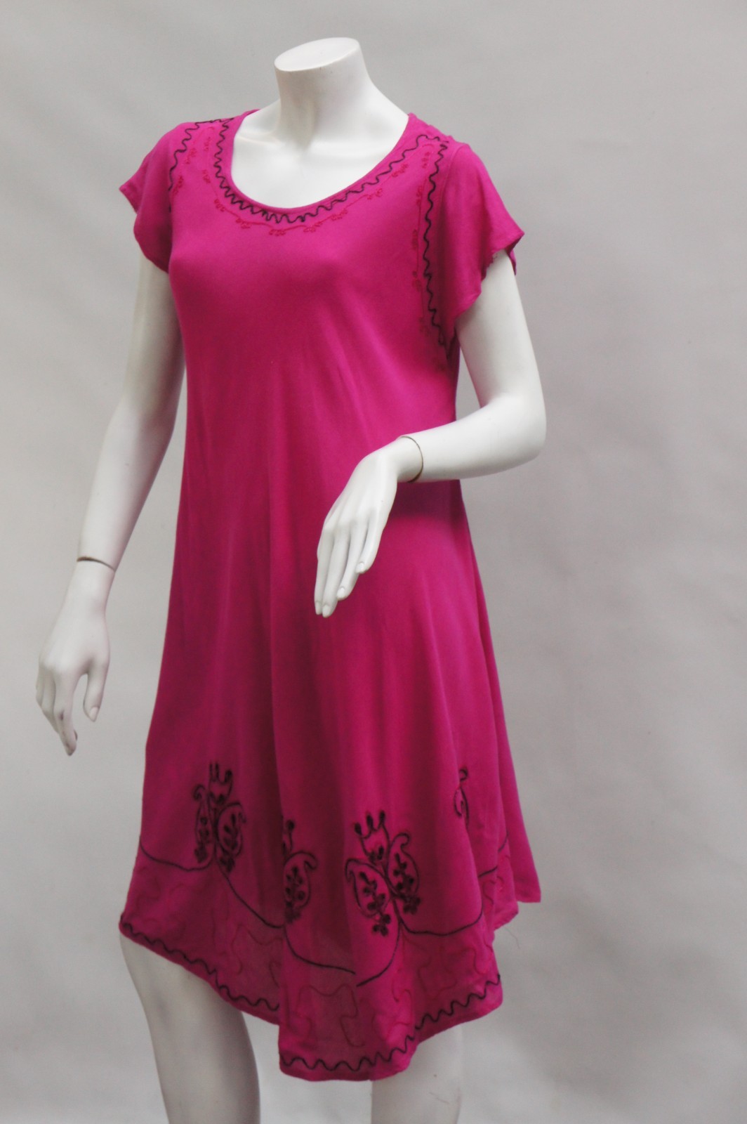 Vintage Embroidered Hot Pink Magenta Rayon Dress Size Large Bohio Hippie