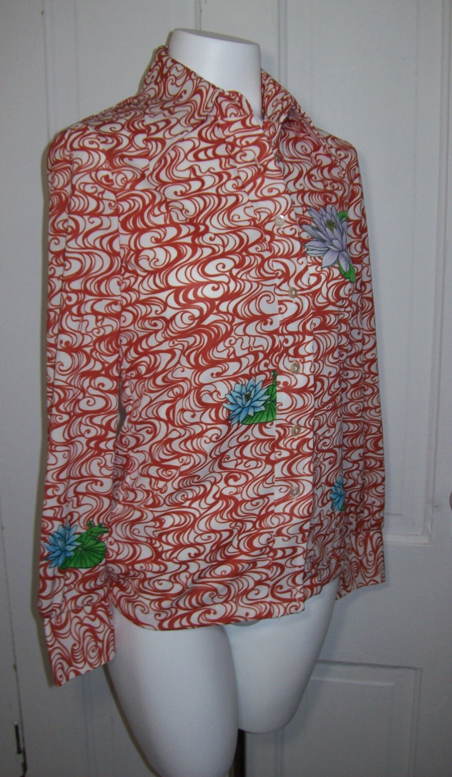 Vintage Womens 1970s Pointed Collar Long Sleeve, FROGS, SWAN, LILLY PADS
