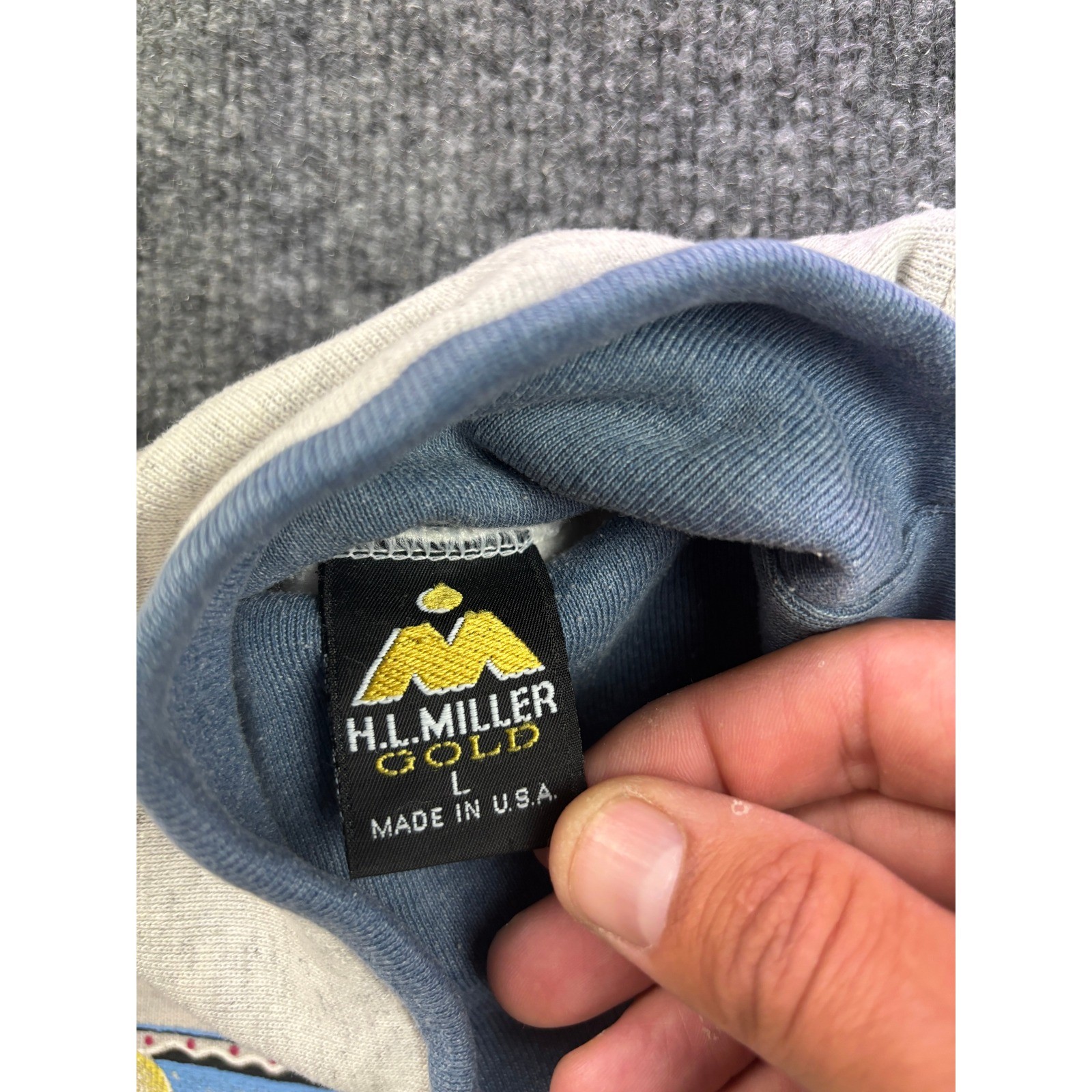 H.L. Miller Gold Sweatshirt Womens L Grey Vintage 1997 Winter Cabin Mock Neck