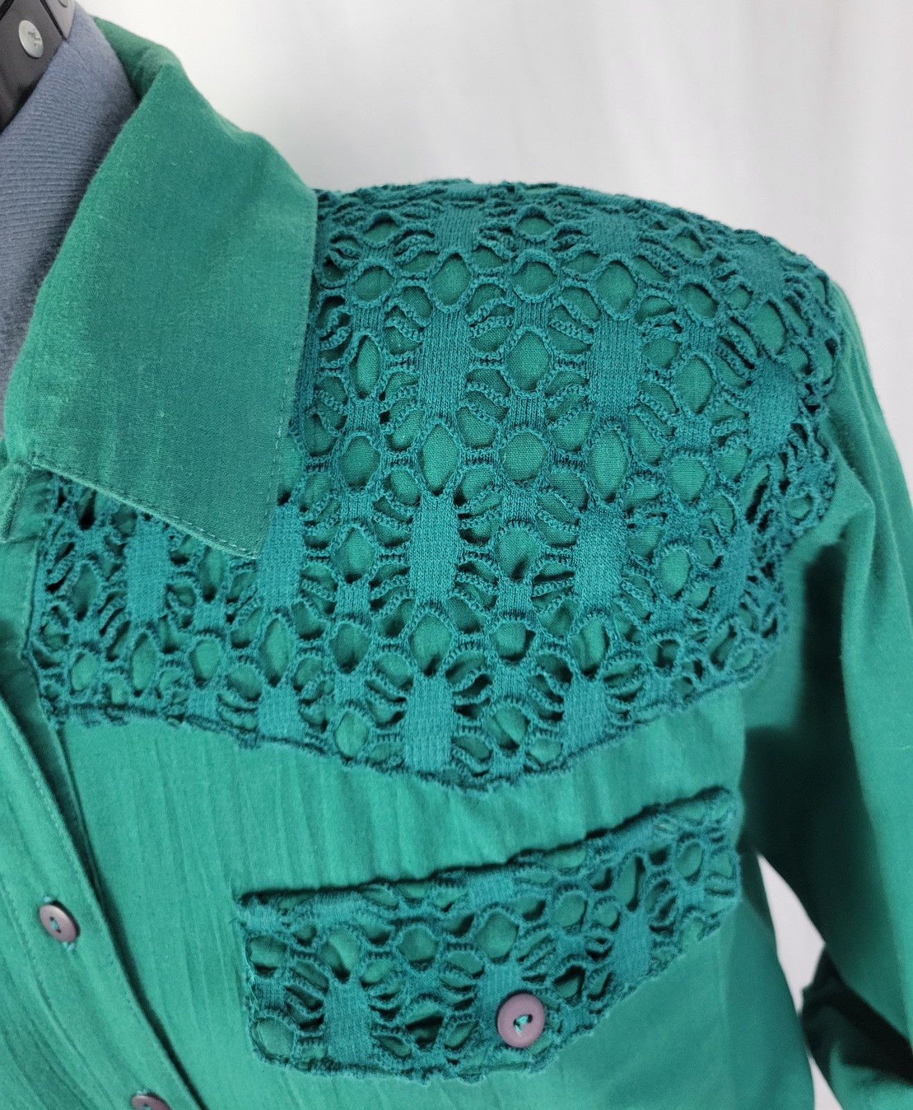 Vintage Tapestry Green Button Down Shirt w Lace Accented Yoke & Pocket Size PM