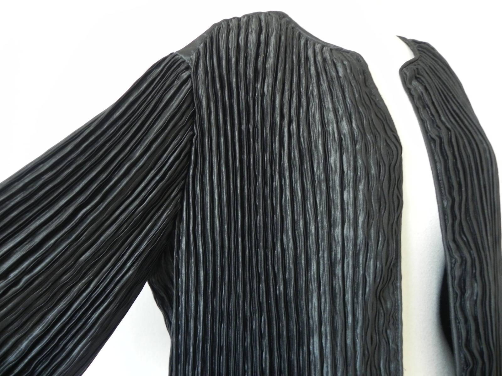 Vtg Three Flaggs 2PC Open Duster/Maxi Pleated Shinny Black Size L