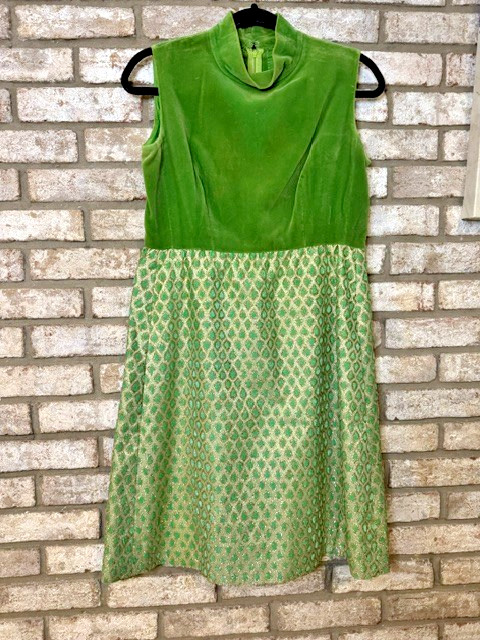 VTG T. Jones 1960s 2pc Skirt Suit Green Gold Brocade Mod Jackie O Set Sz S/M