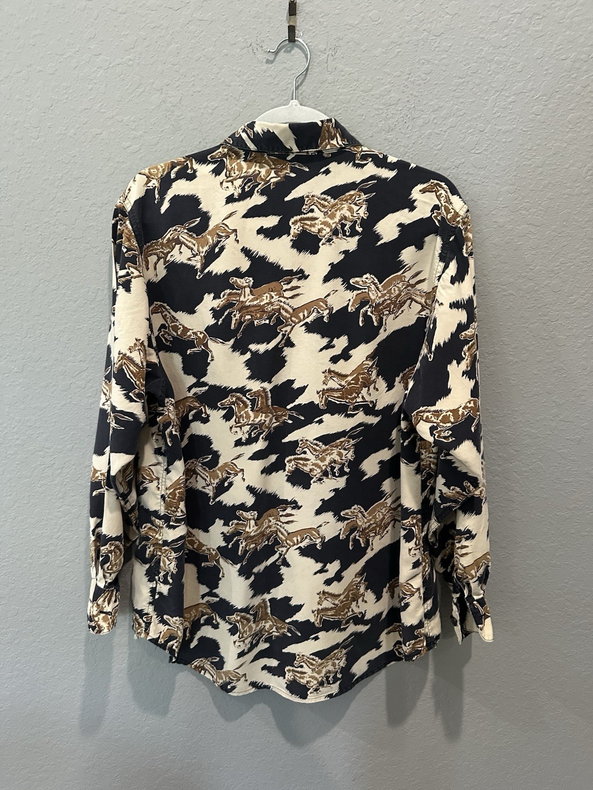 VTG 100% Silk Horse Theme Button Down Shirt Sz M By Cambridge Dry Goods Co