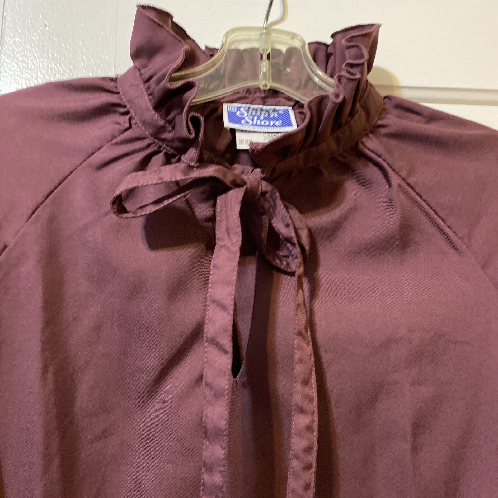 Ship N Shore Vintage solid burgandy Blouse Women Size 12 NWT Tie at Neck Retro