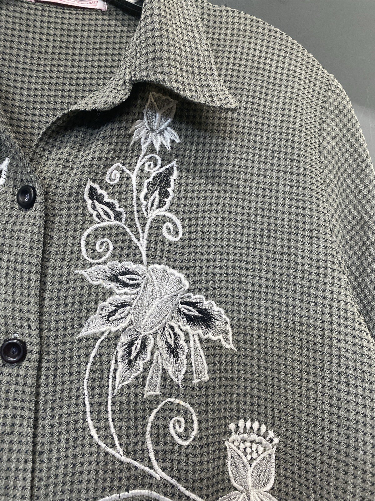 Vintage Rare Gold & Diamond Women’s Button Up White Filigree Shirt Size Large
