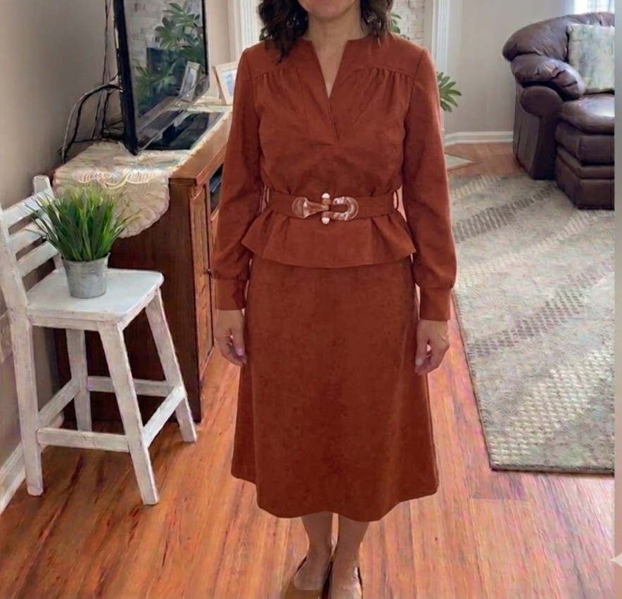 Vintage Rust Orange/Brown Long sleeve peplum Skirt Top belted suit set, sz 8
