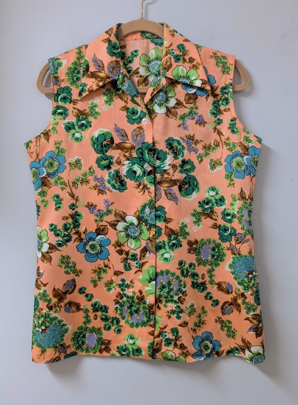 Vintage 70’s Peach Floral Sleeveless Blouse Button Down Dagger Collar M