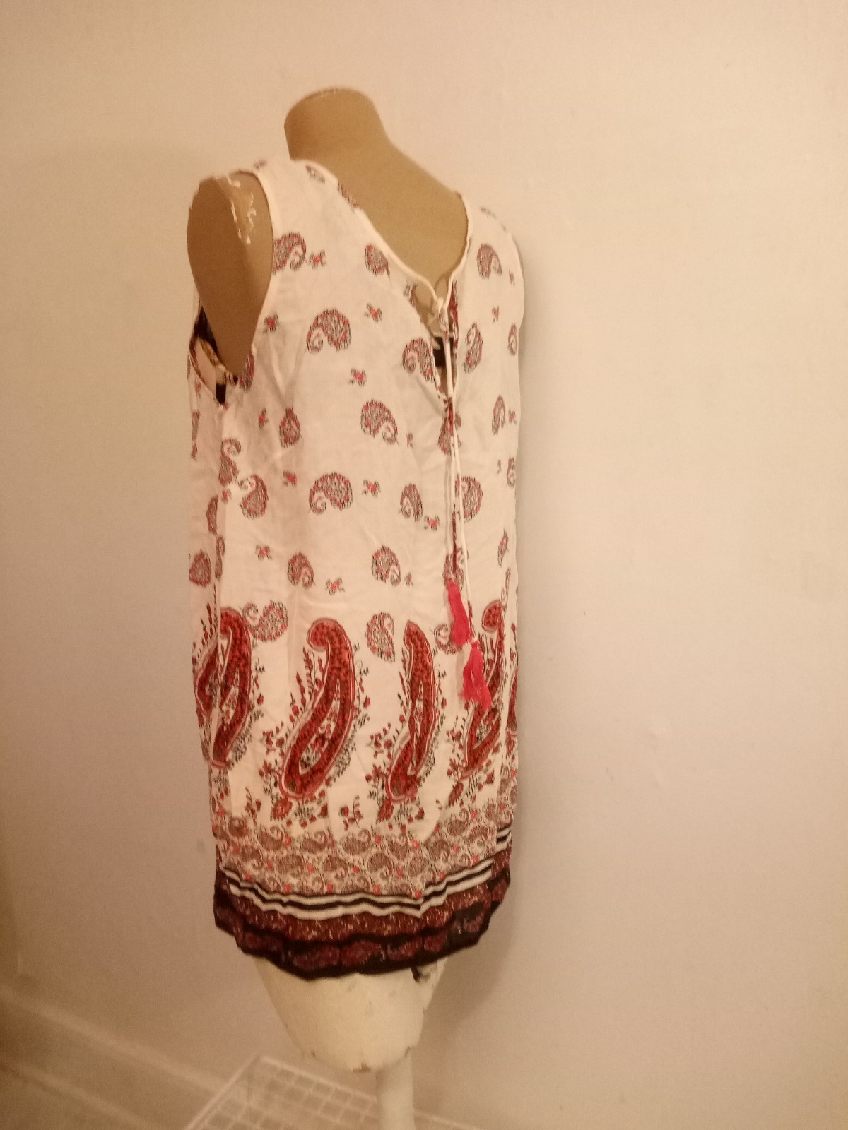 Mariana Kuna Vintage Boho Paisley Tank Top White And Red Size Large Short Sleeve