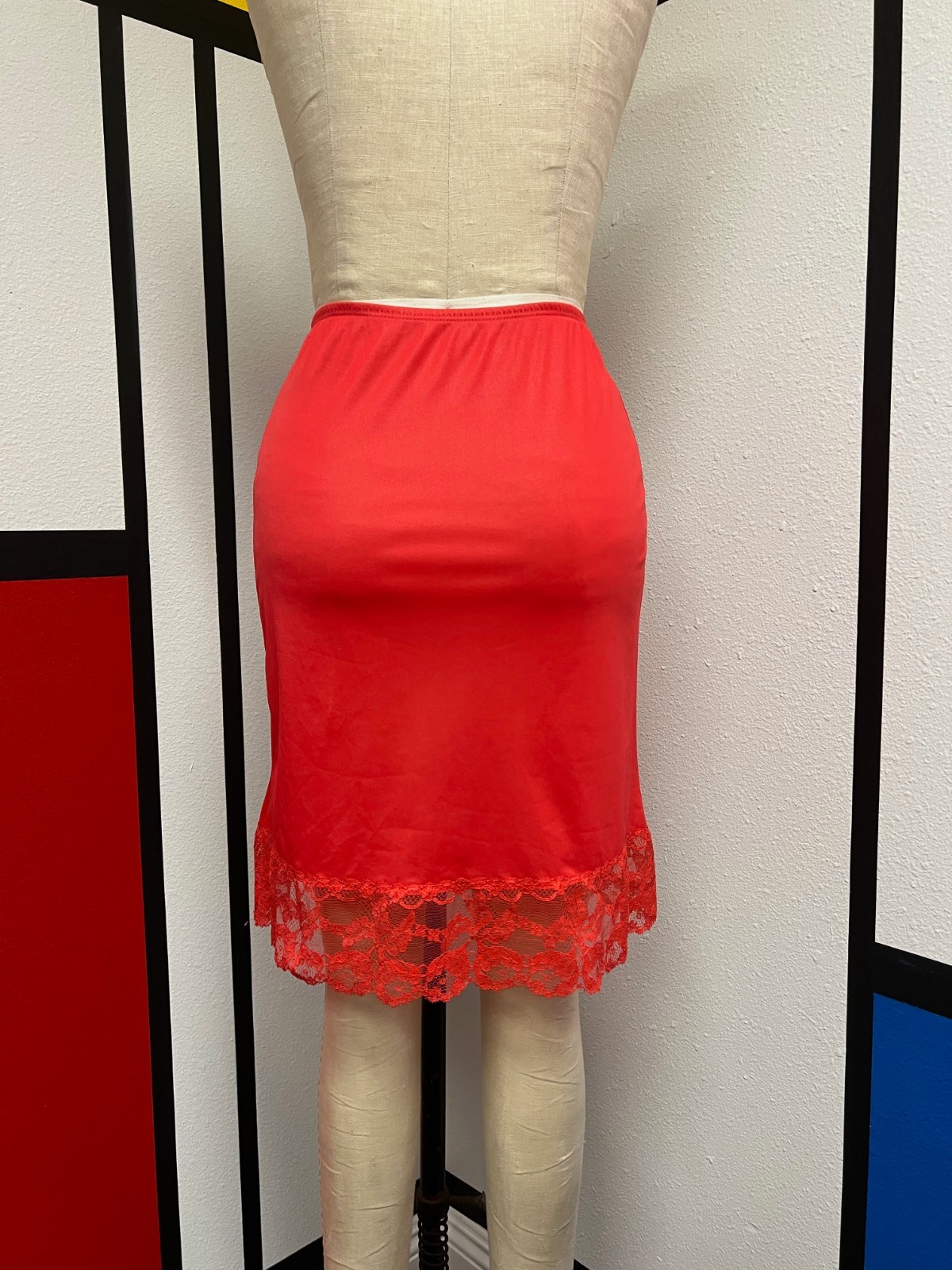 EUC Vintage 1960s Harvey Woods Lace Trim and Decorated Nylon Slip Skirt Small