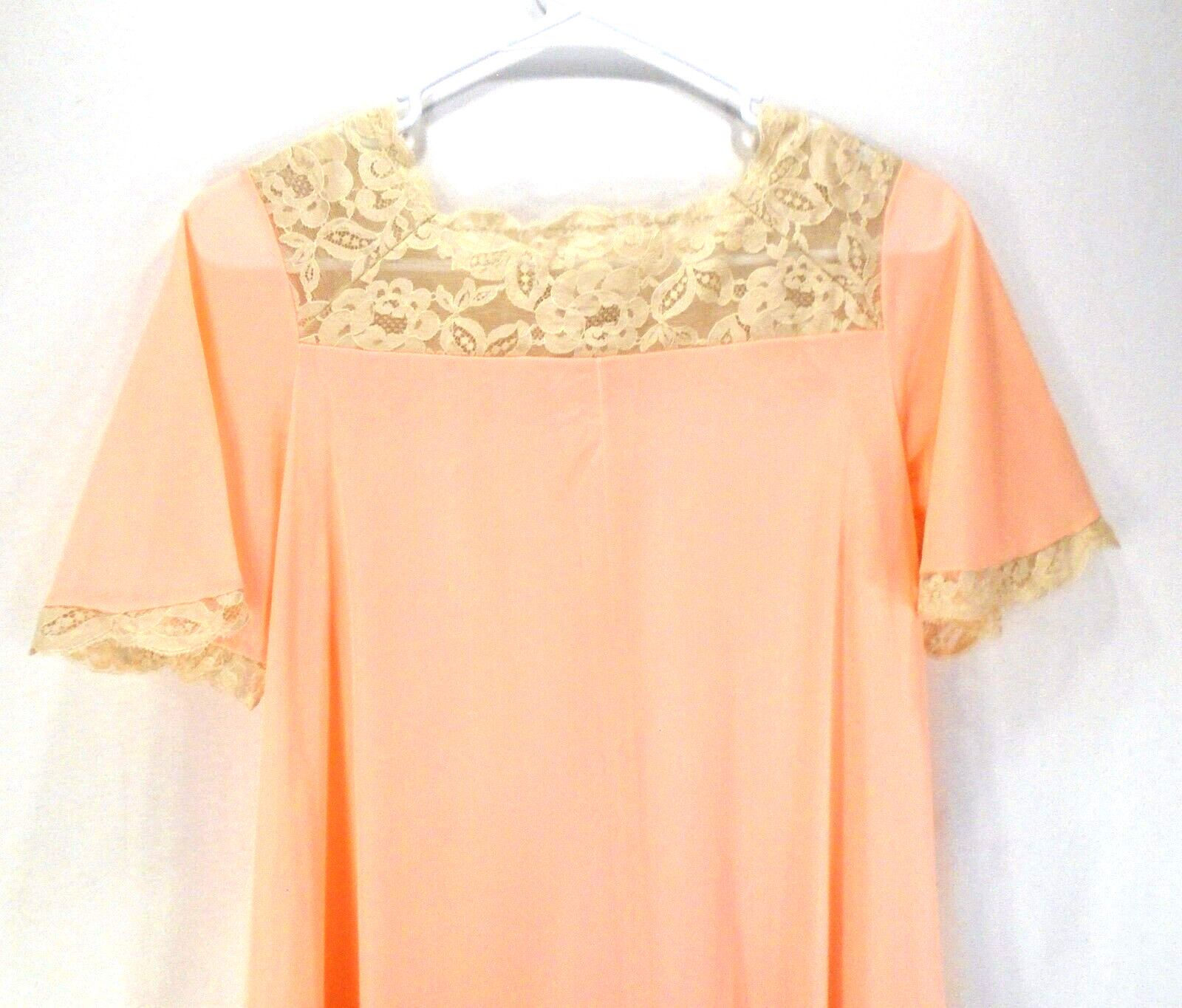 Vintage Peach Nylon Square Ecru Lace Yoke Flutter Short Sleeve Lingerie Robe S/M