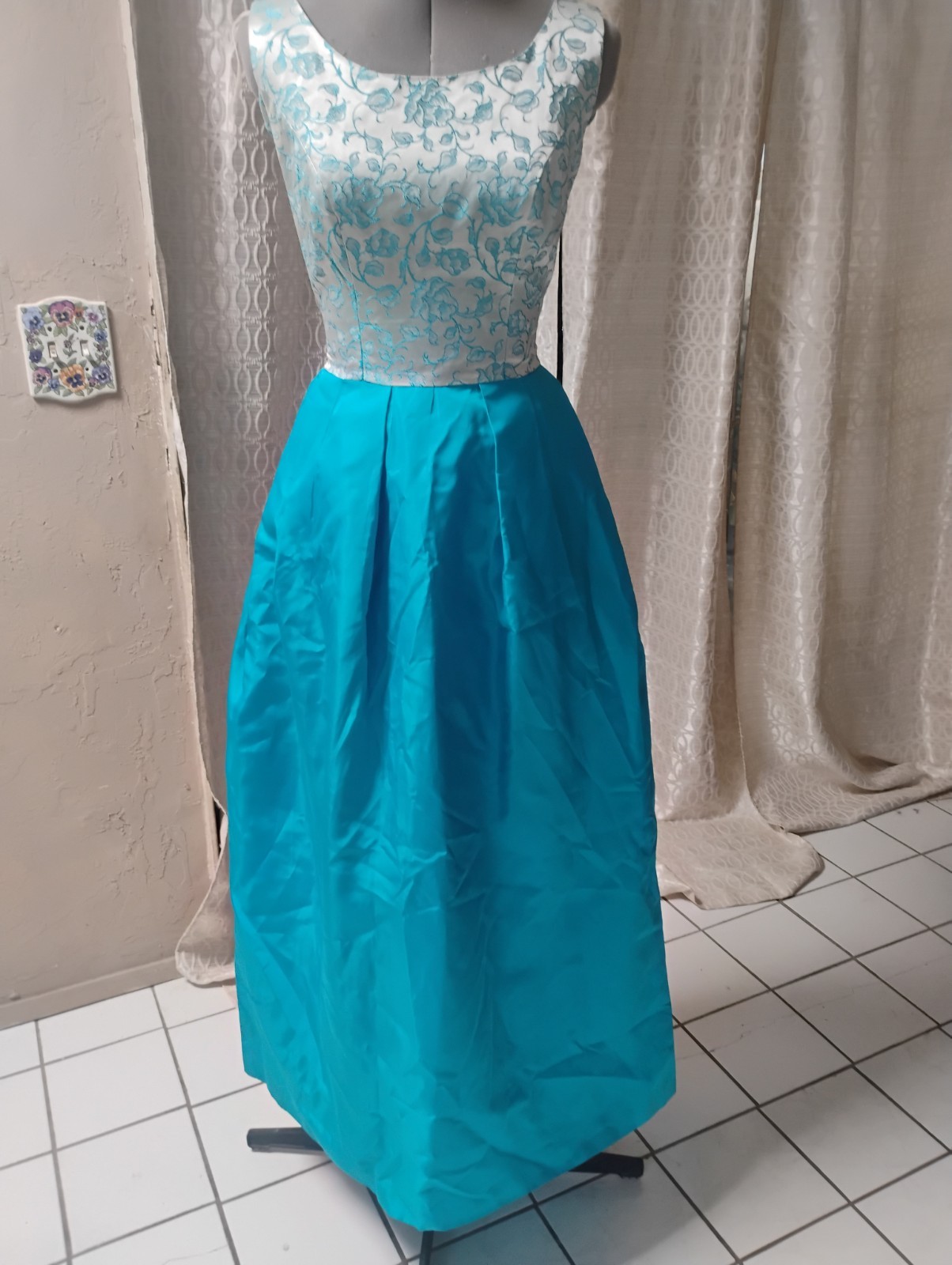 Vtg 1950s Gloria Swanson bombshell Turquoise Brocade Tafetta Dress sz 4