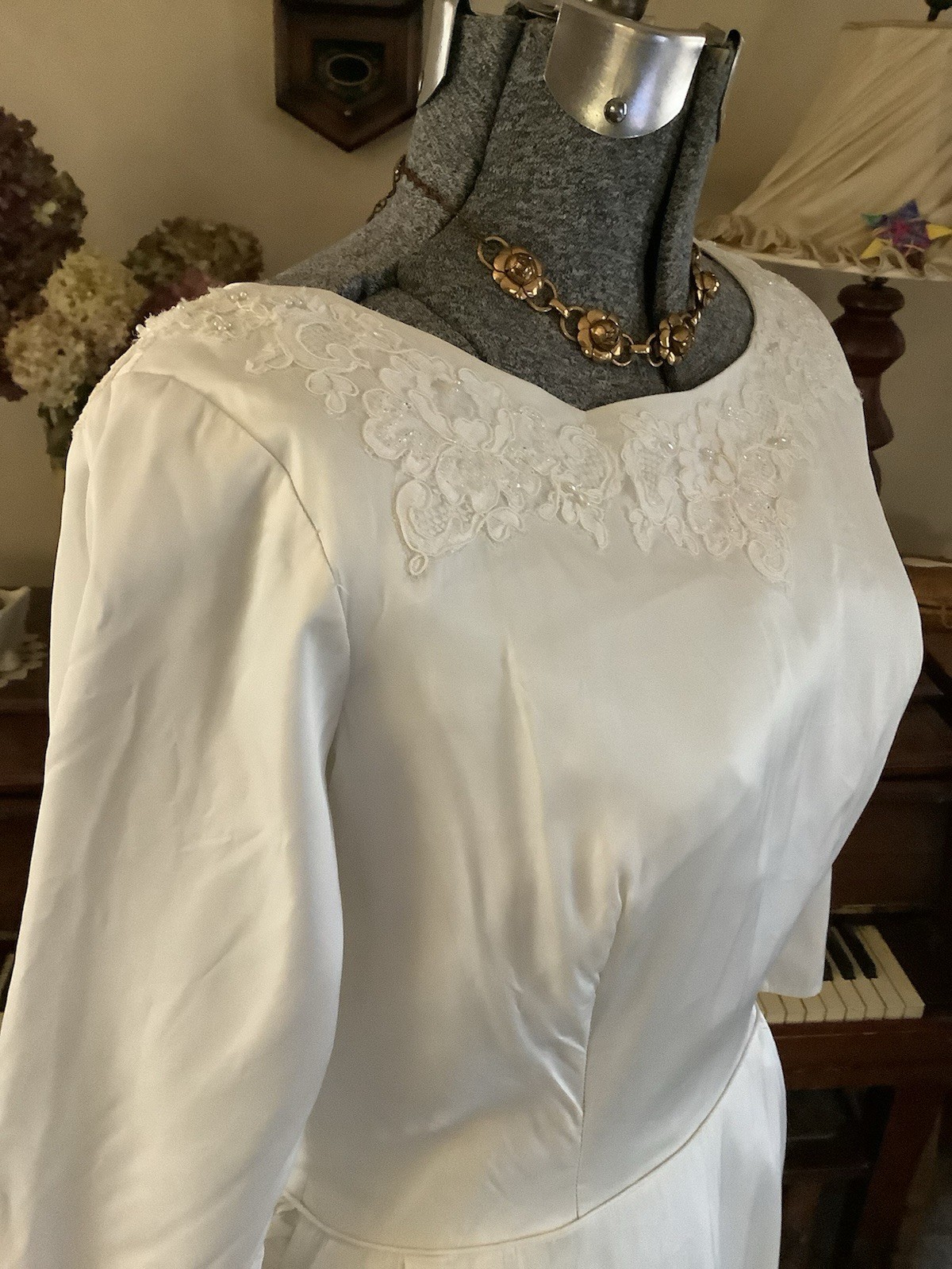 Vintage 1950’s early 60’s Wedding Gown Dress Lace Sequins Pearls 34-28-46