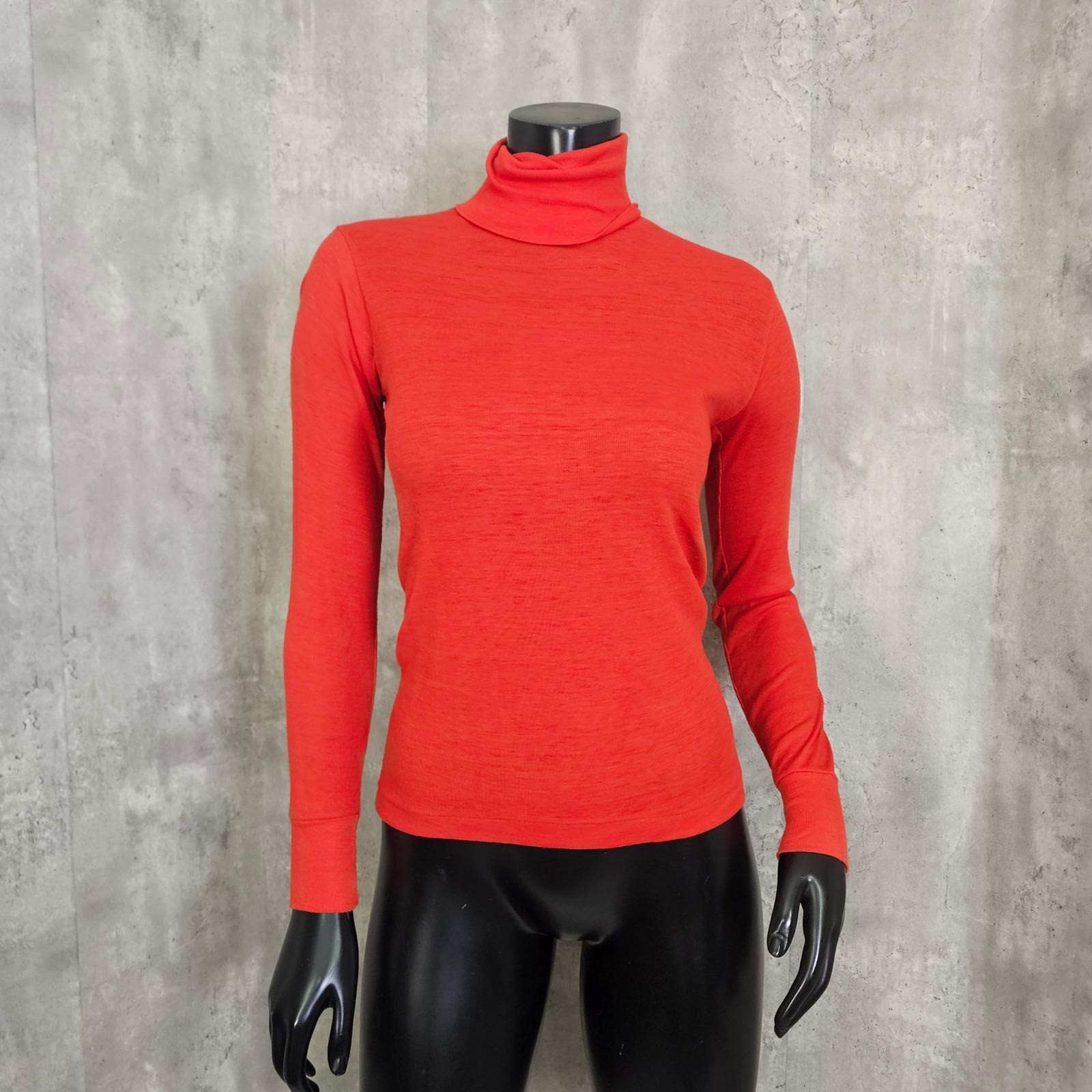 Vintage Point East Red Orange Turtleneck Top Stretch Knit Long Sleeve Womens