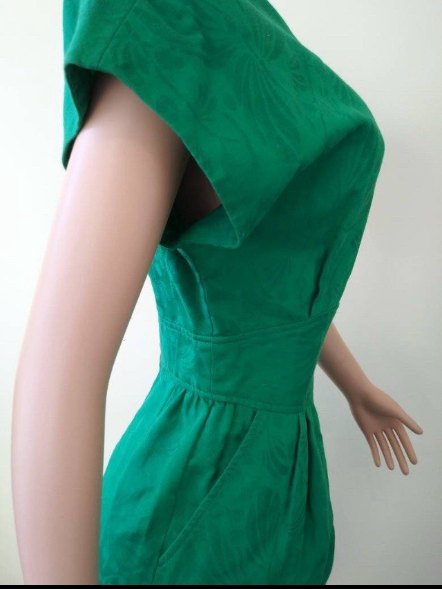 Liz Claiborne Green SZ 12P 1980’s Figure Flattering Vented Back Wiggle Dress