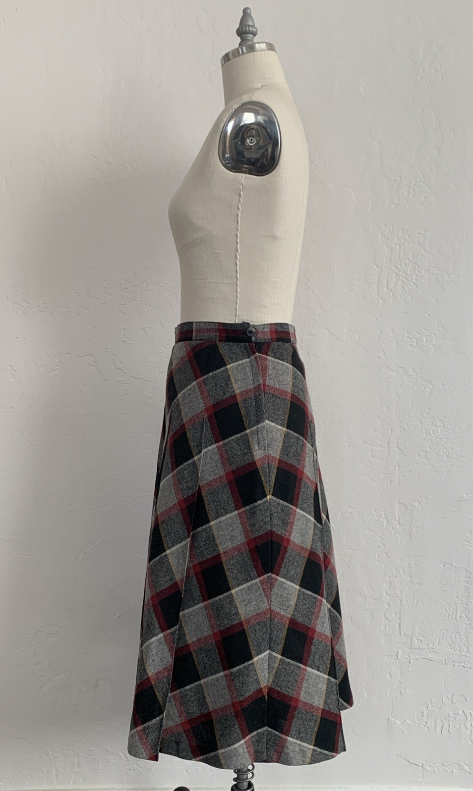 Vintage Panther Plaid Pleated Bias Skirt Red Grey Black Cream Gold Size 11/12