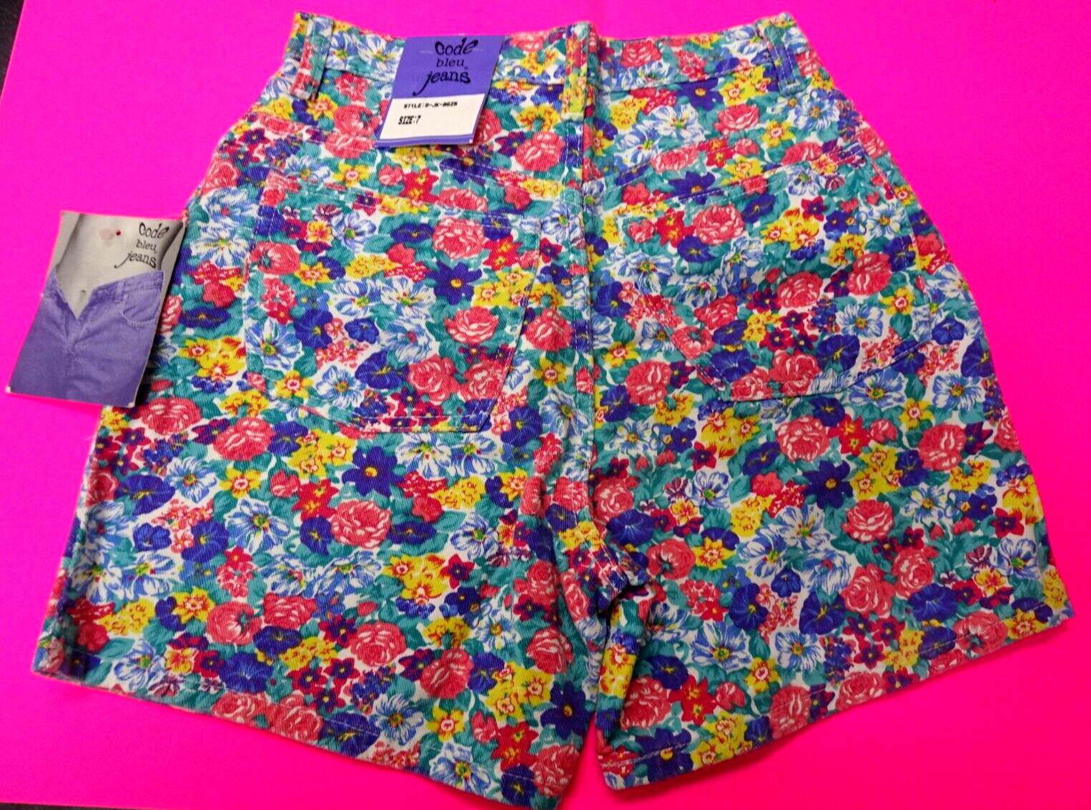 Vintage New /W Tags Code Bleu Floral Denim High waist Shorts-Size 7 (27 Waist)