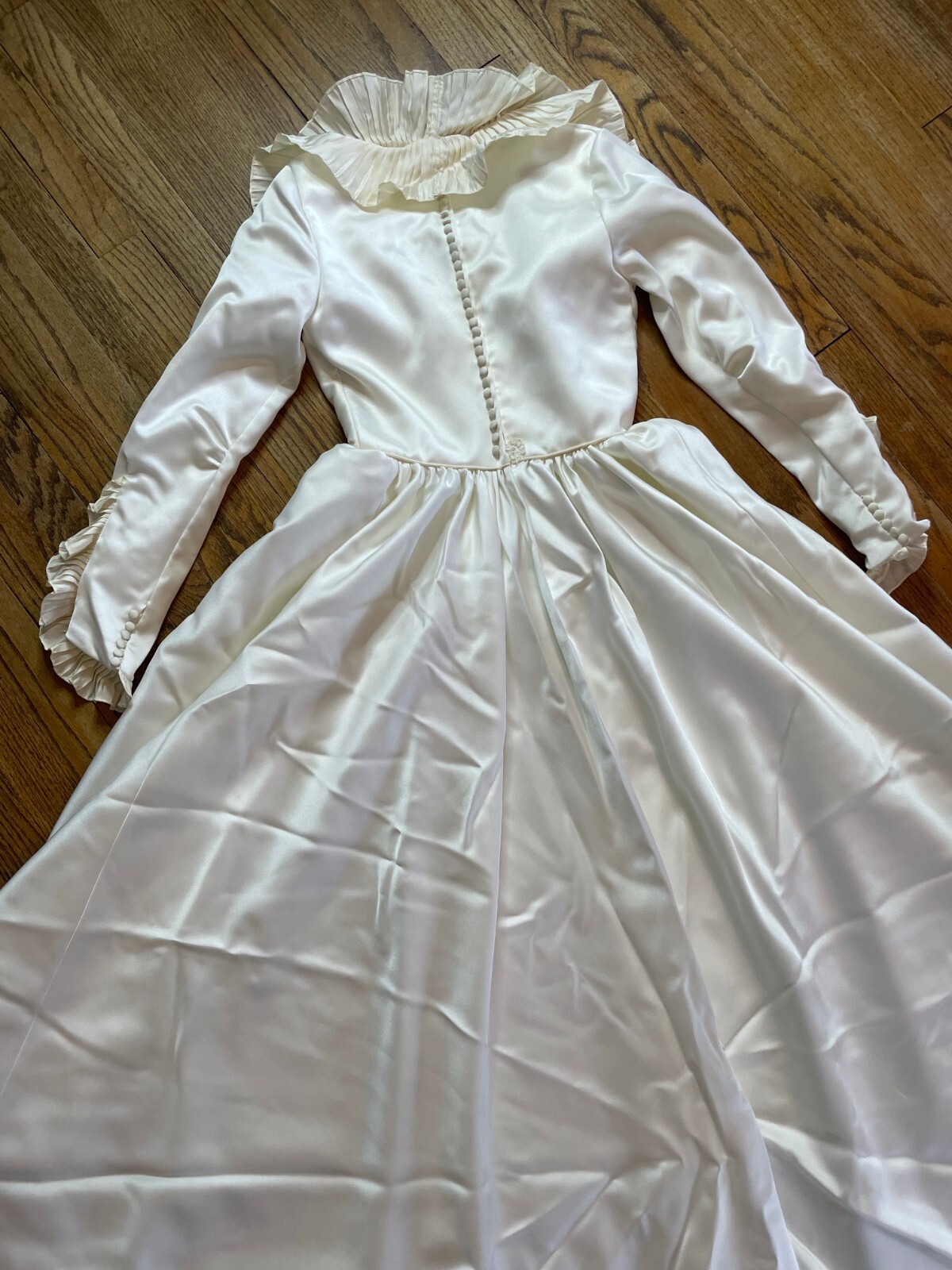 Vintage 70s 80s USA Michele Piccione Modest Ivory Victorian Ruffle Wedding Dress