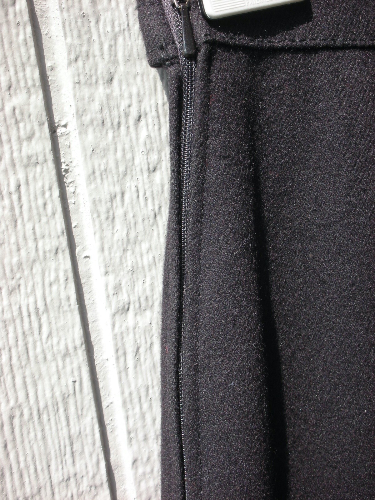 BLACK VIRGIN WOOL BLEND A-LINE SKIRT FRONT PLEATS, 28″ LONG by HAMMER US 8/10