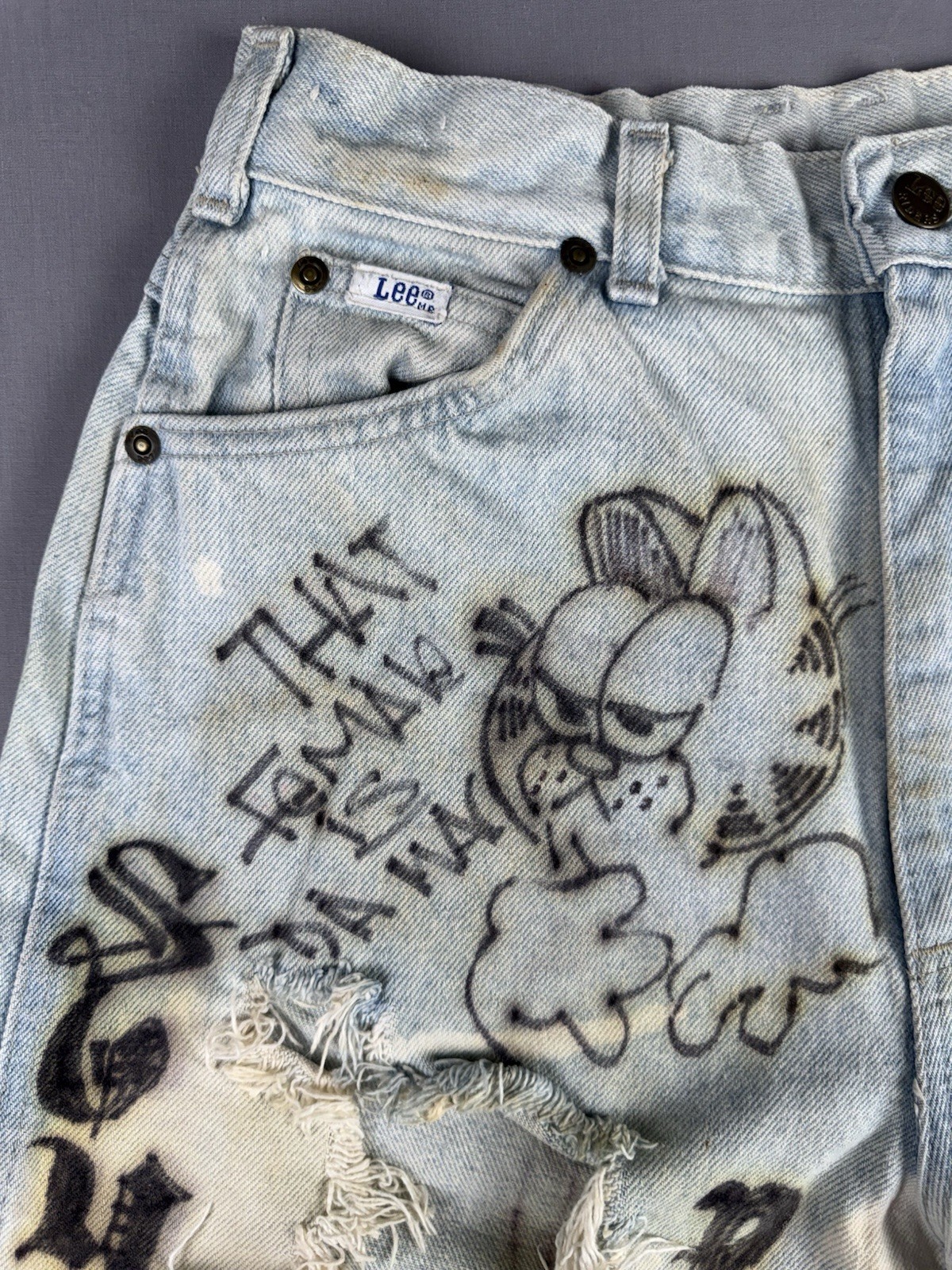 90’s VINTAGE Lee Riders Senior Denim Shorts Size 9 Women Hand Drawn RARE