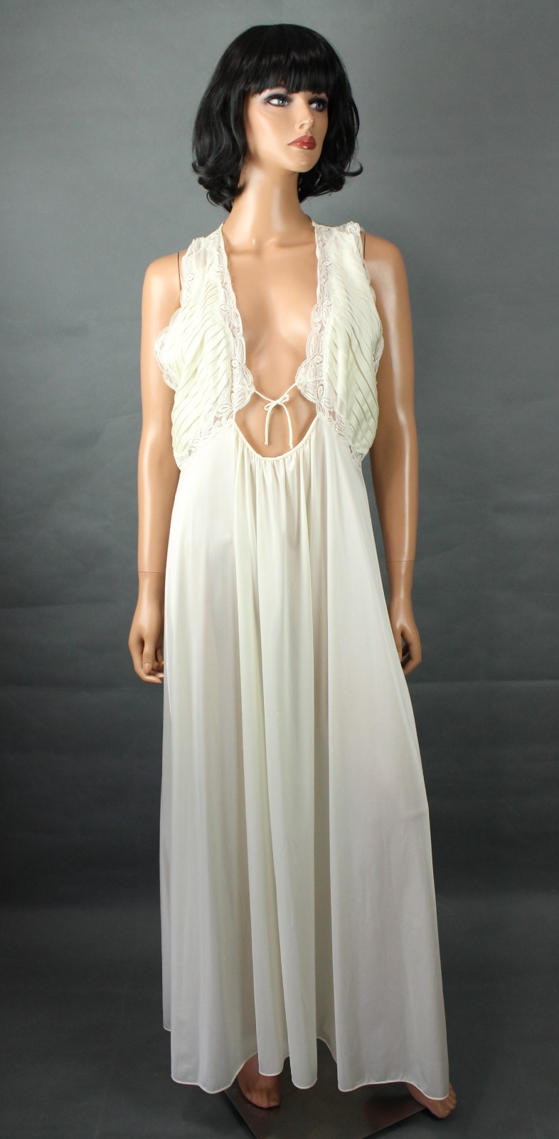 Lily of France Vintage Nightgown Sz M L Long Ivory Sleeveless Deep Plunge Neck