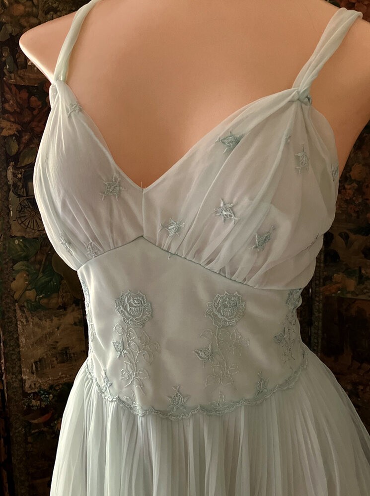 Vintage Sheer Chiffon Nylon Negligee -Schiffli Embroidery – Pale Sea Foam Green