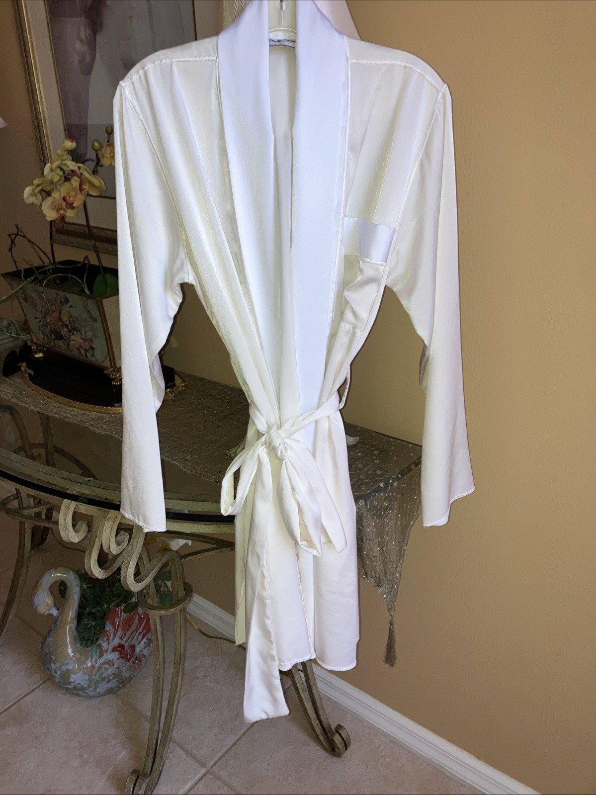 Fernando Sanchez Robe Short Cream/ White Trim Pockets. Belt Med