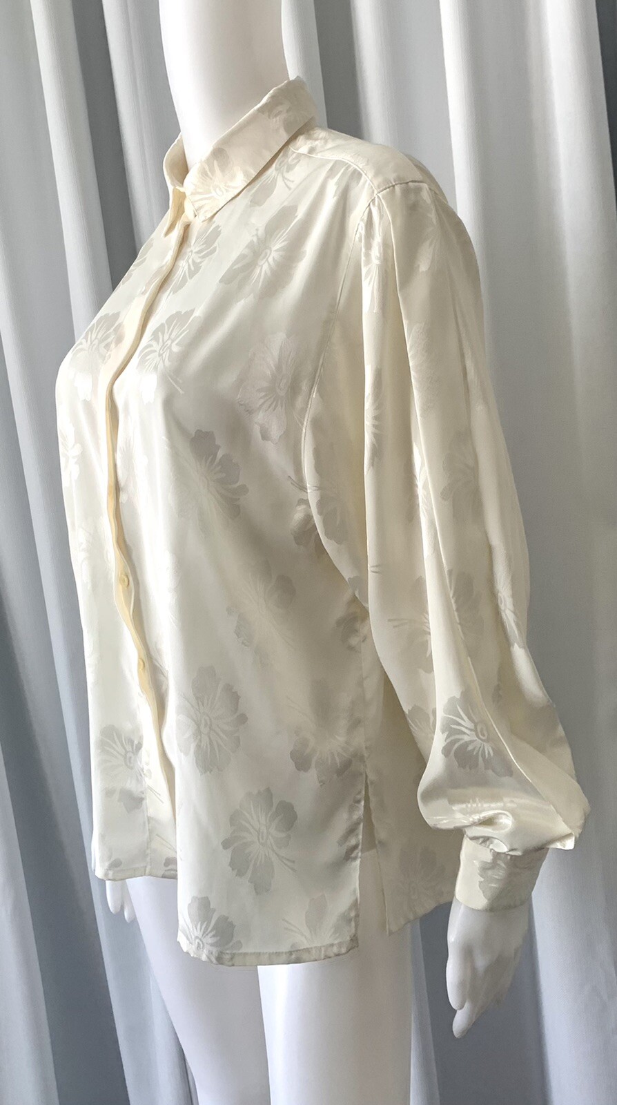 Vintage 80’s Jaeger London Jacquard Ivory Hibiscus Blouse M/L