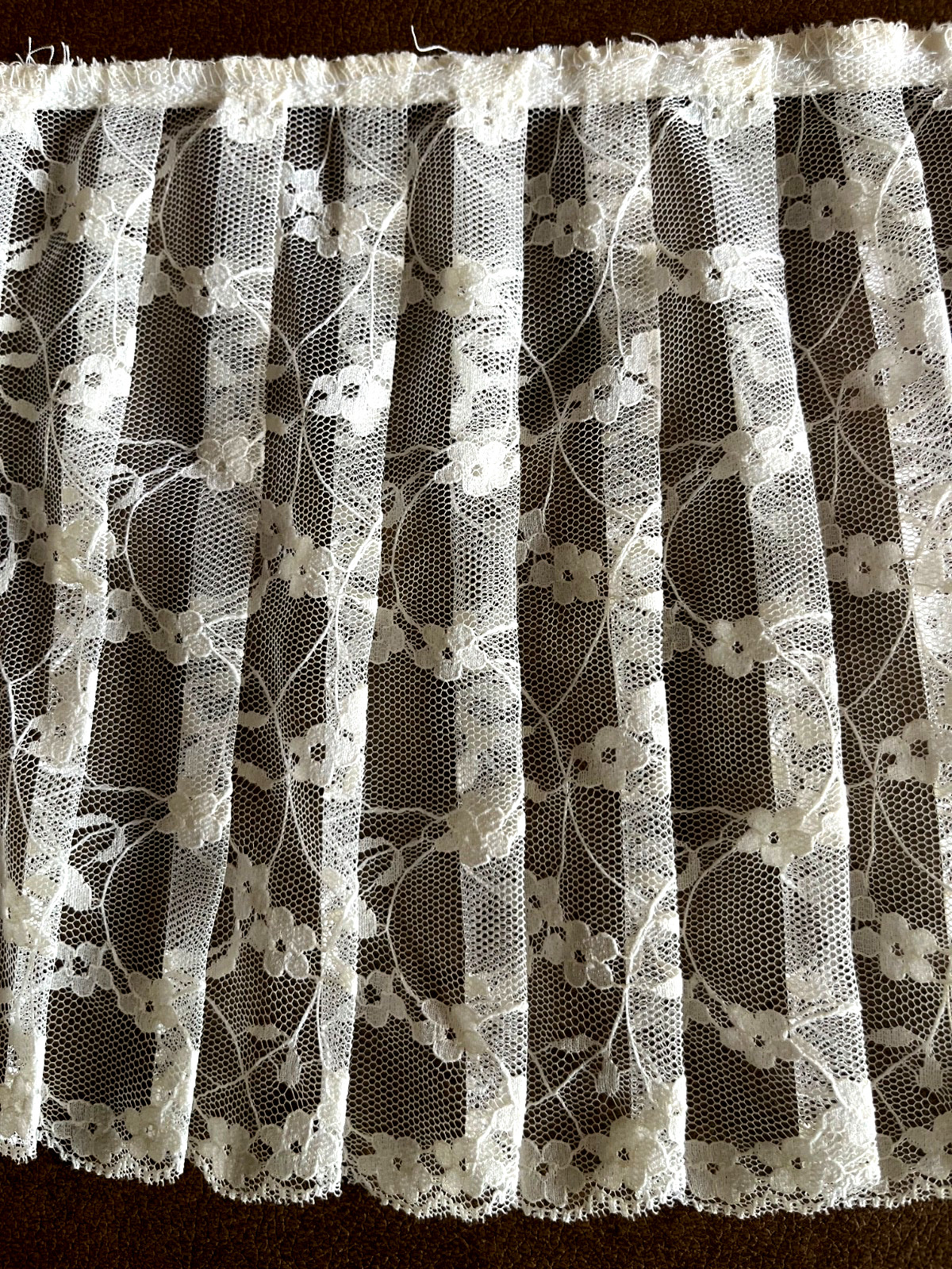 Vintage Pleated Lace Ruffle