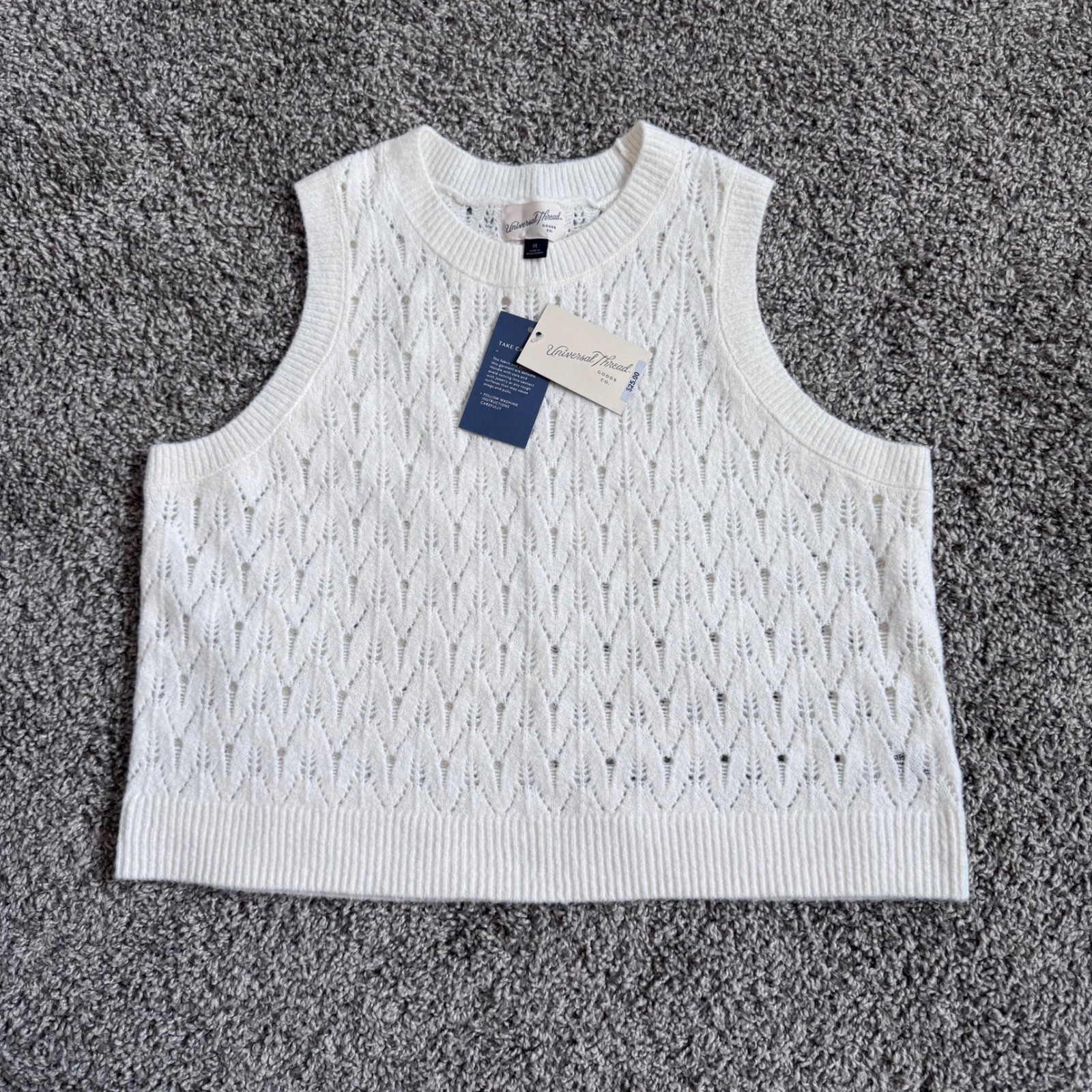 NWT Universal Threads Cream Knit Sweater Vest Preppy Women’s Size XL Minimalist