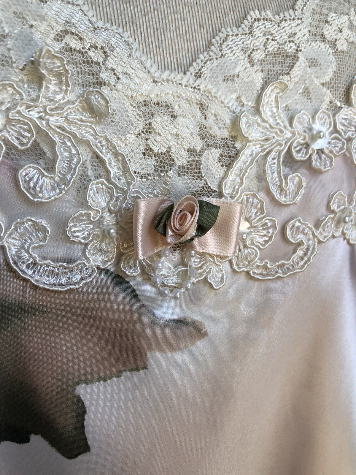 GORGEOUS VTG CALIFORNIA DYNASTY Pink Floral Silky Satin Lace & Pearls Chemise S