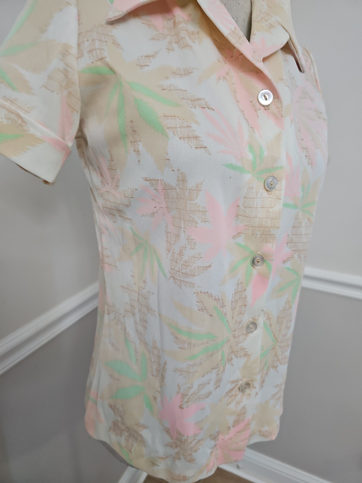 Vintage’70 Retro Hippie Mod Gogo Cannabis Patterns Top/Big Collar
