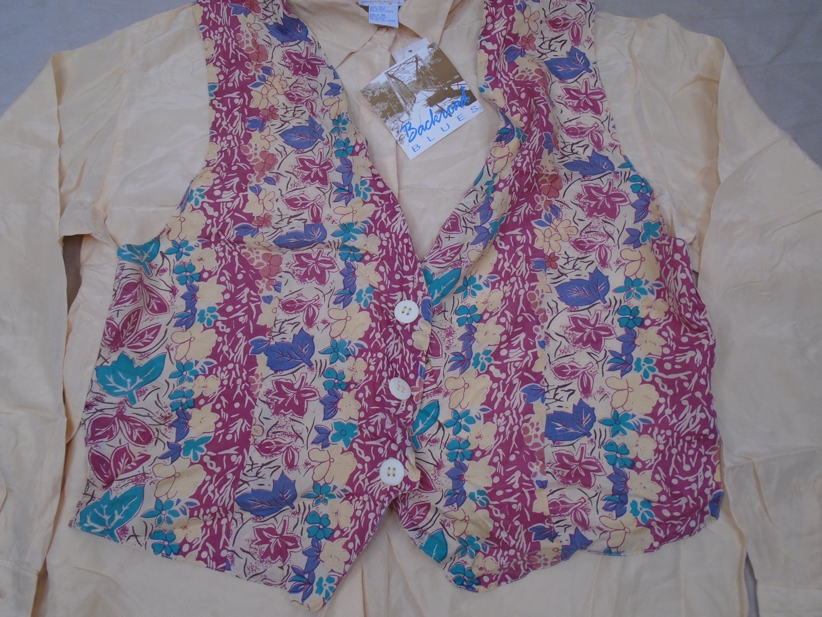 VINTAGE BACKROAD BLUES Womens Blouse Shirt Top Vest Silk Yellow Floral M NWT!