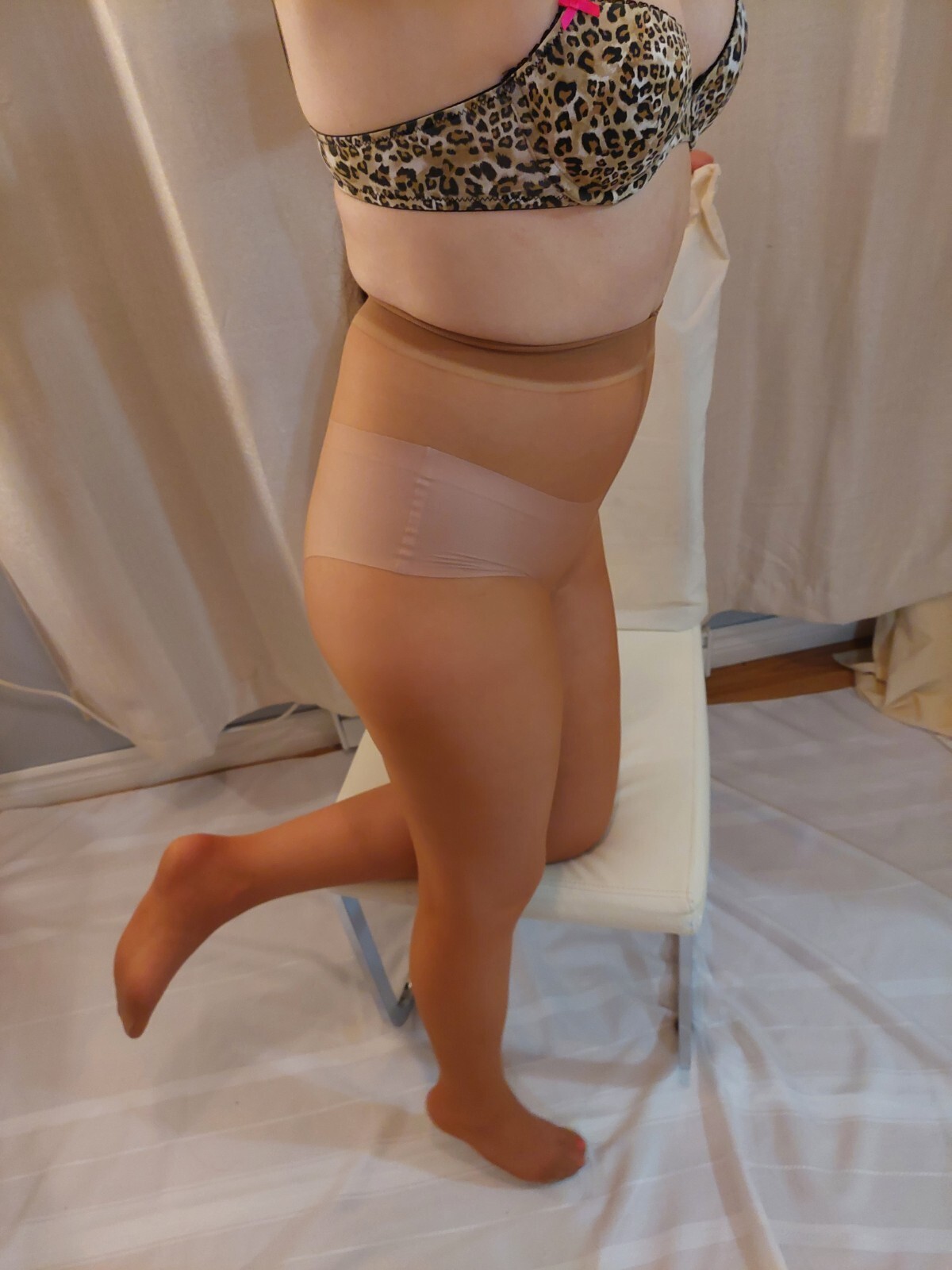 Vintage Pantyhose 2 Pairs All Sheer For 25$ Wonderbra impression beige size D