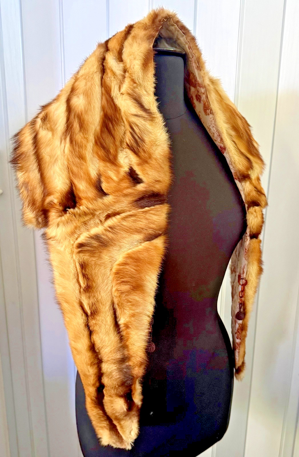 Vintage~50s~Mid~Century Fur Stole Shoulder Wrap~Golden Brown~Unique Ring Closure