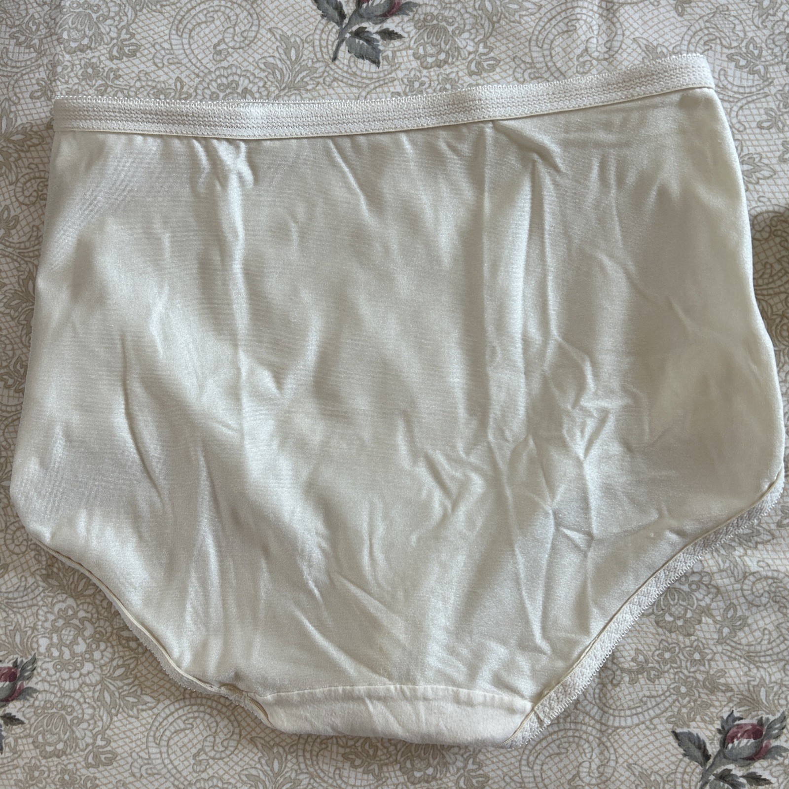 Underscore Shapewear Moderate Control Beige Panties Briefs Sz Med NWOT