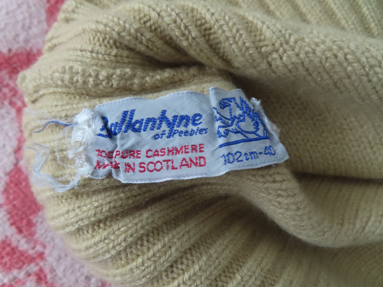 Vntg Ballantyne of peebles beige Cashmere Turtleneck cableknit Sweater 102cm-40