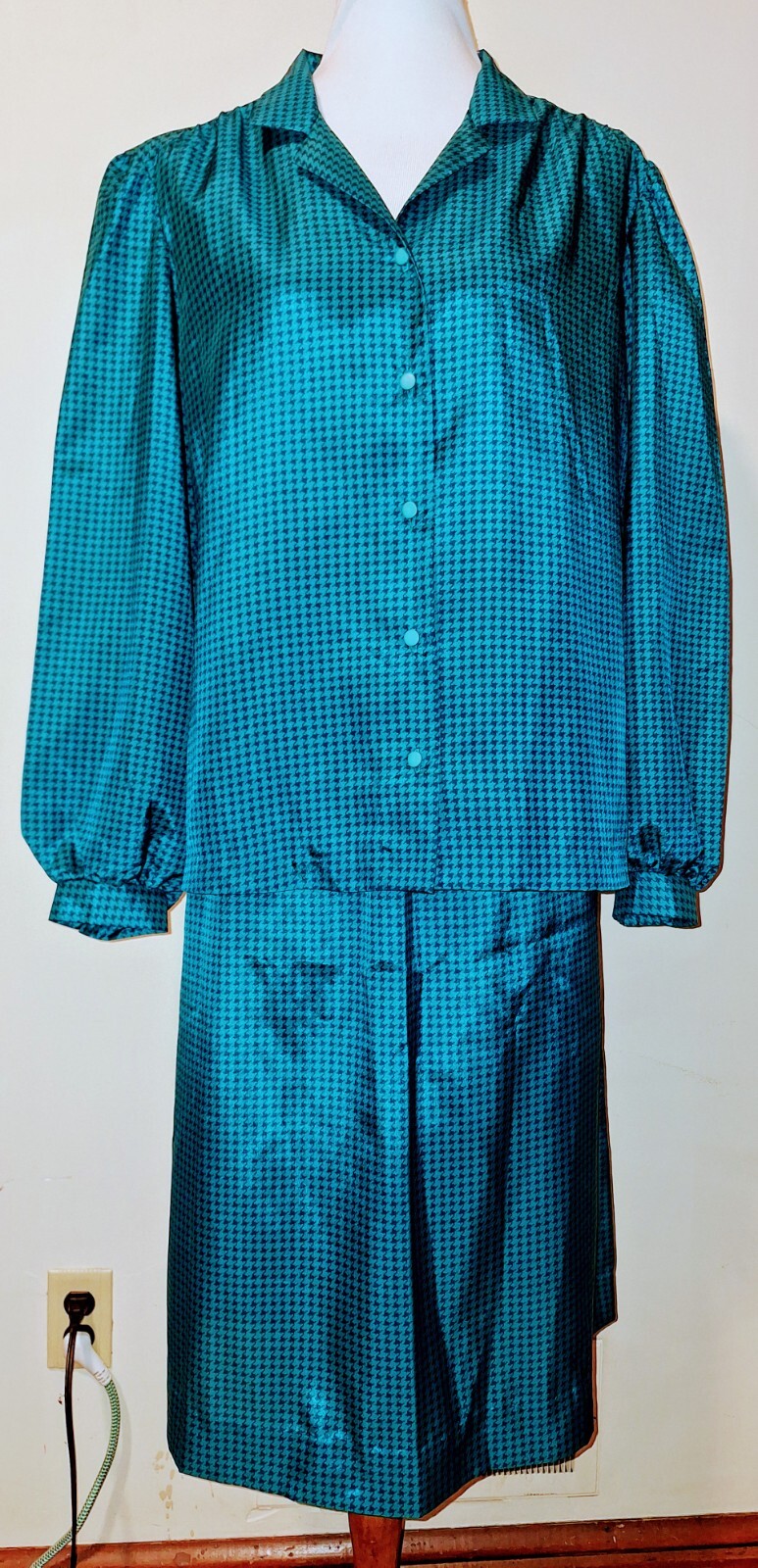 Vintage Dutchmaid Teal/Black Houndstooth 2-Piece Collared V-Neck Sz 40 Skirt Set