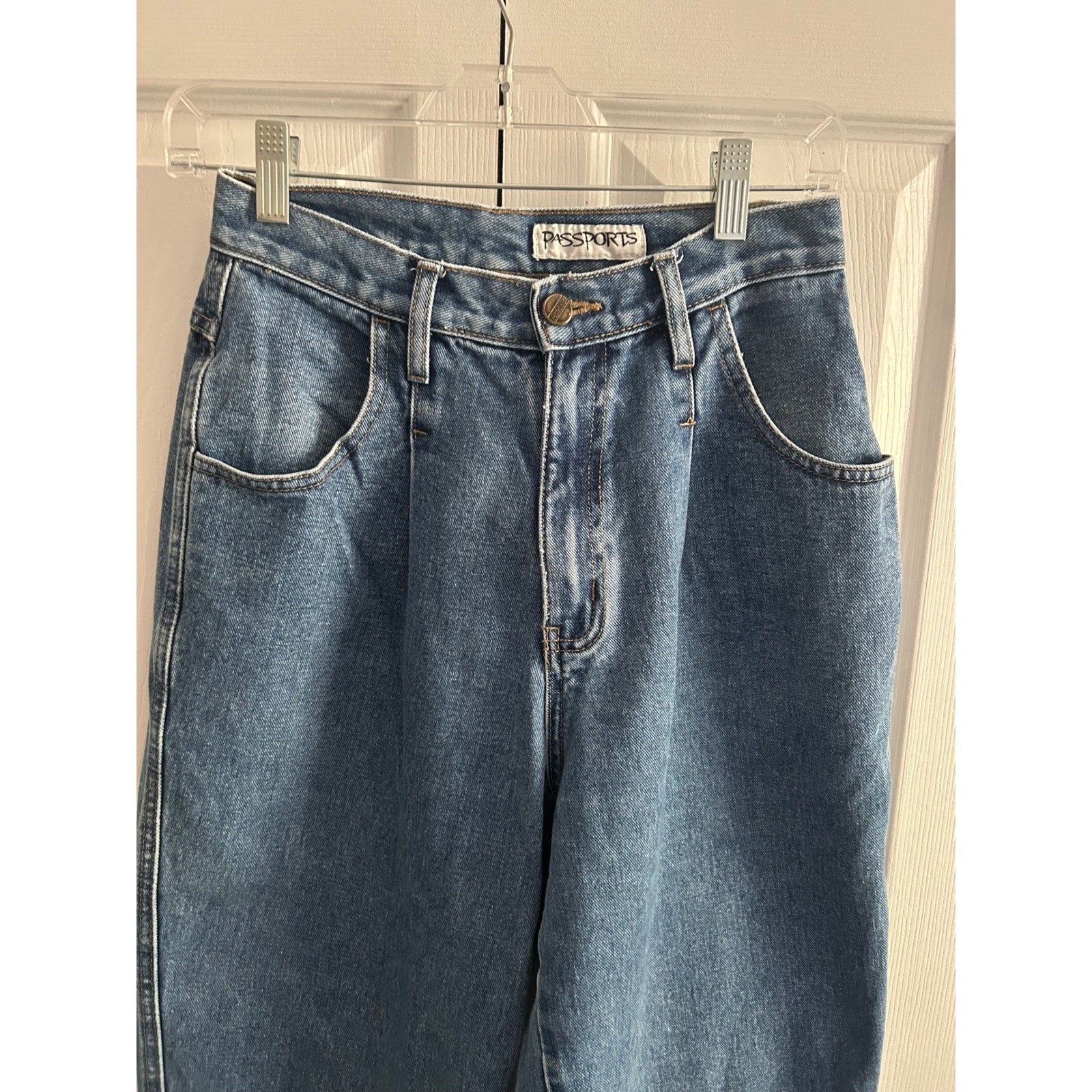 Passports Vintage High Waisted Tapered Leg Jeans Medium Wash Blue Denim Size 6