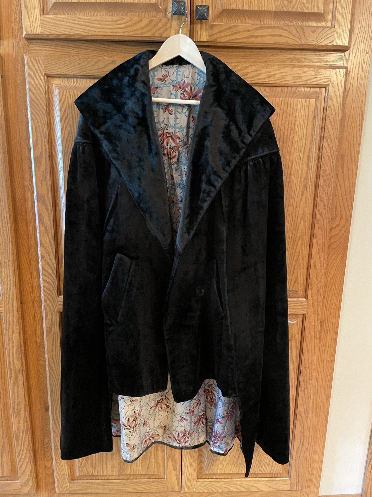 VTG 1930s Velvet Opera Cape Cloak Art Deco Floral Rayon Satin Lining &Belt Black