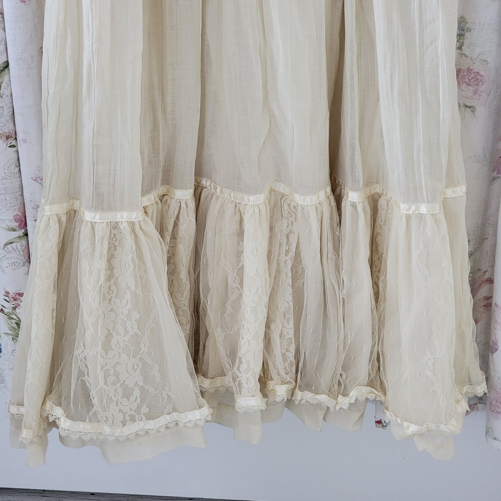 Gunne Sax 1970s Ivory Lace Pearl Prairie Cottage Core Victorian Wedding Dress 9