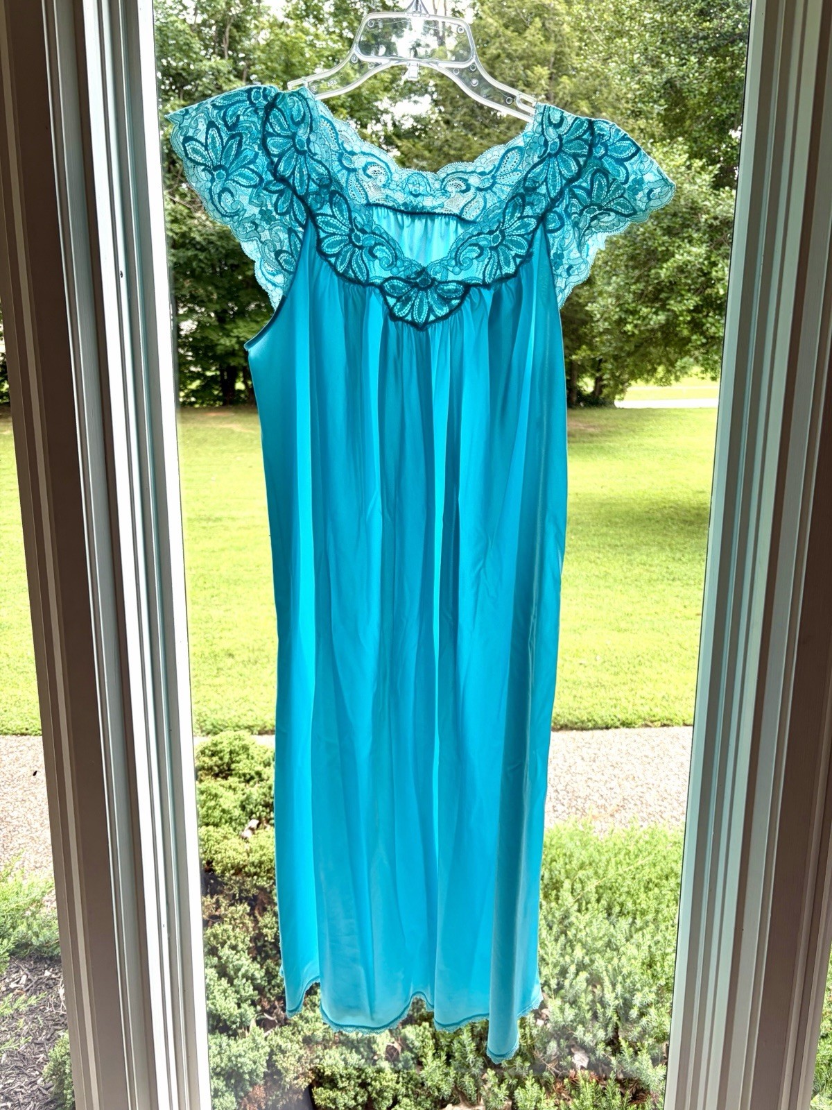 Vtg SHADOWLINE Sz Small Blue Silky Nylon Nightgown w/Lace Detail