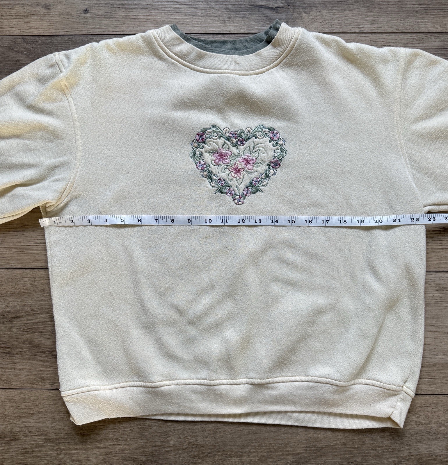 Vintage 90s Shenanigans Floral Heart Embroidered Sweatshirt Women’s L/XL