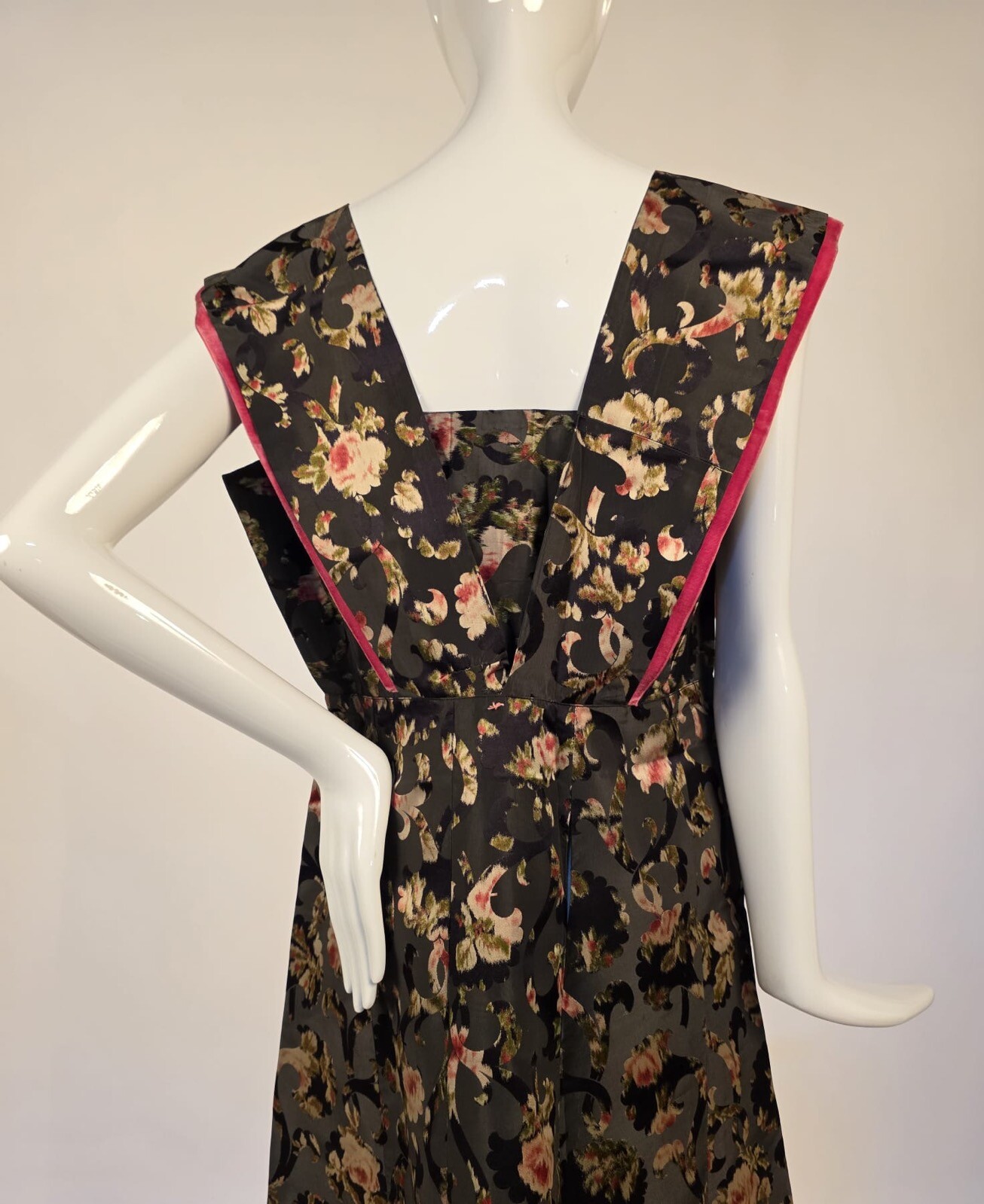 NEVER WORN PRISTINE EDWARDIAN FLORAL FRENCH SILK JACQUARD LONG DRESS