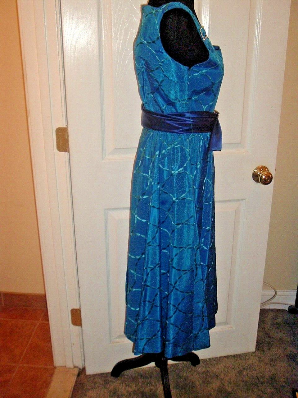 Vintage 1960’s Party Dress Royal Blue Abstract Design w/Belt S/M, Movie Prop?