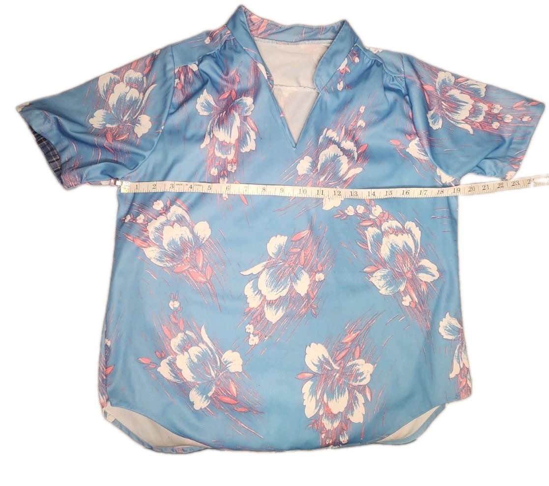 Vintage 70s Polyester Pastel Blue and Pink V-Neck Short Sleeve Blouse Sz S