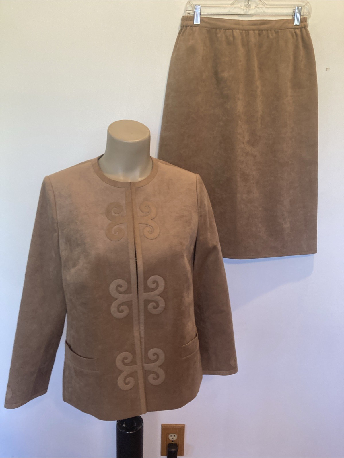 vintage faux suede size 12 brown below knee skirt suit