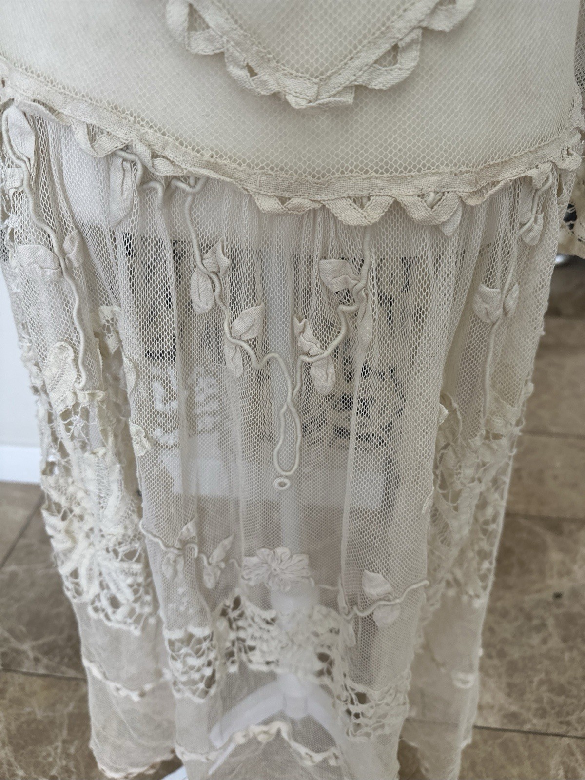 Early 1900s Ivory Hand Embroidered Crocheted Net Lace Drop Waist Dress Small