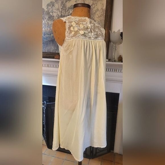 Vintage Corhan Noumair Petite Yellow with Lace Floral Sleeveless Nightgown