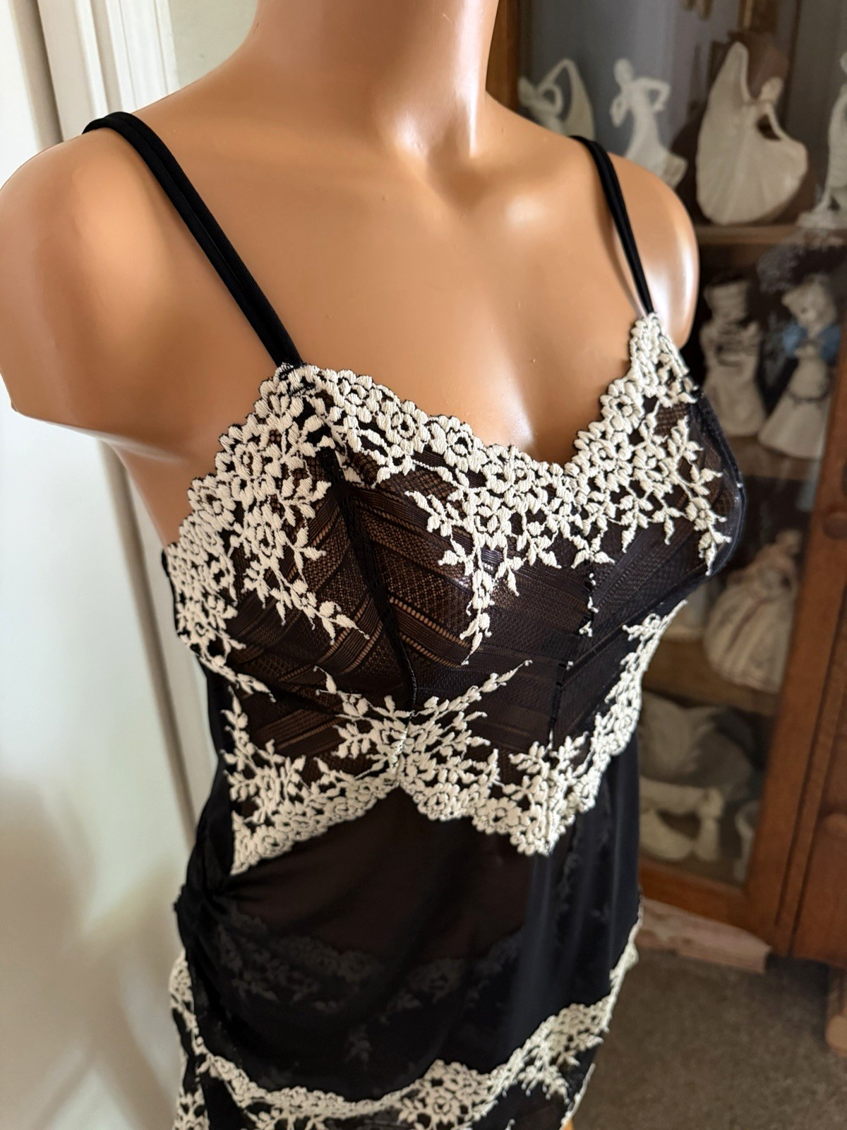 VTG Y2K WACOAL BLACK & IVORY MESH LACE BABYDOLL NIGHTGOWN SET SZ M-L